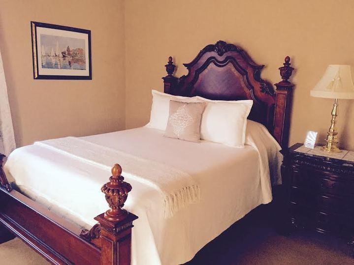 The Woodford Inn Versailles Buitenkant foto