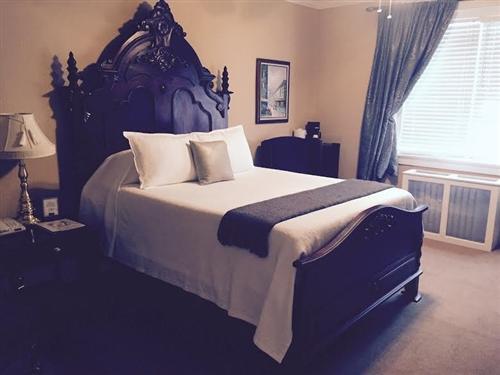 The Woodford Inn Versailles Buitenkant foto