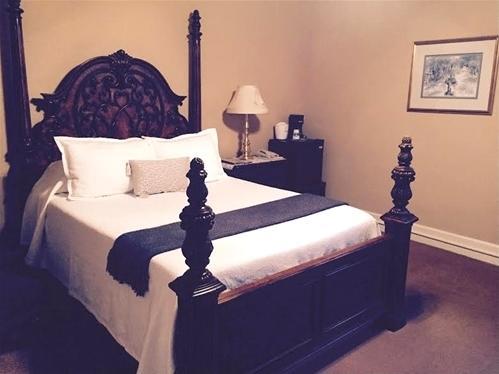 The Woodford Inn Versailles Buitenkant foto